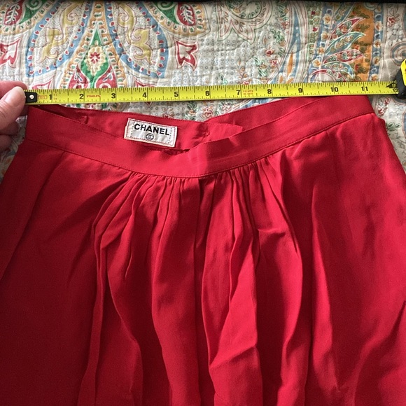 CHANEL vintage red silk skirt - Picture 5 of 5